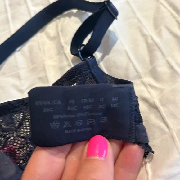 2 Lace push up bras- never worn - Picture 3 of 4